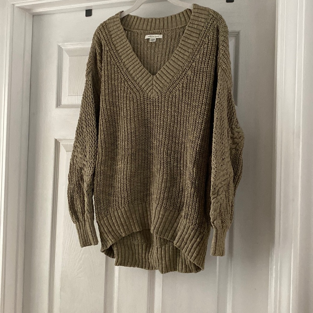 American Eagle green sweater size M